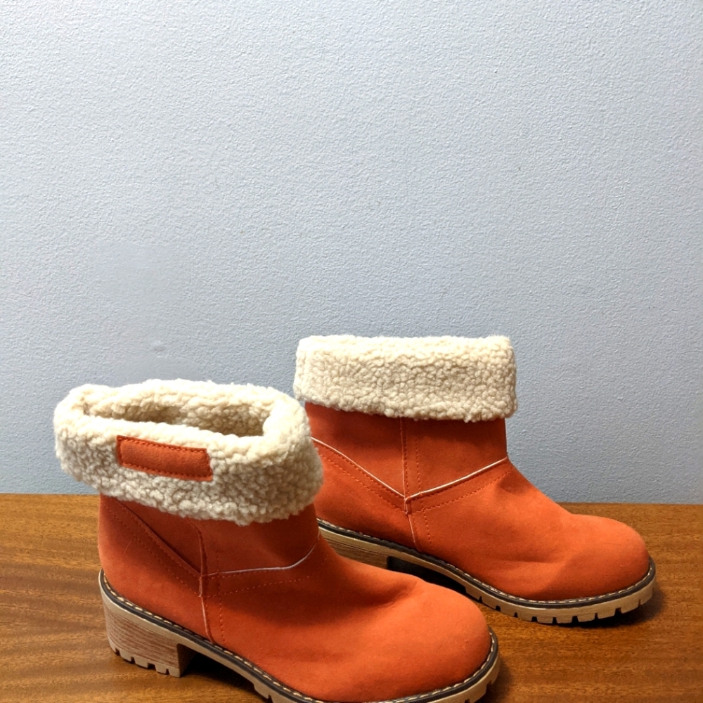 NWT Winter Boots.  Size 9.